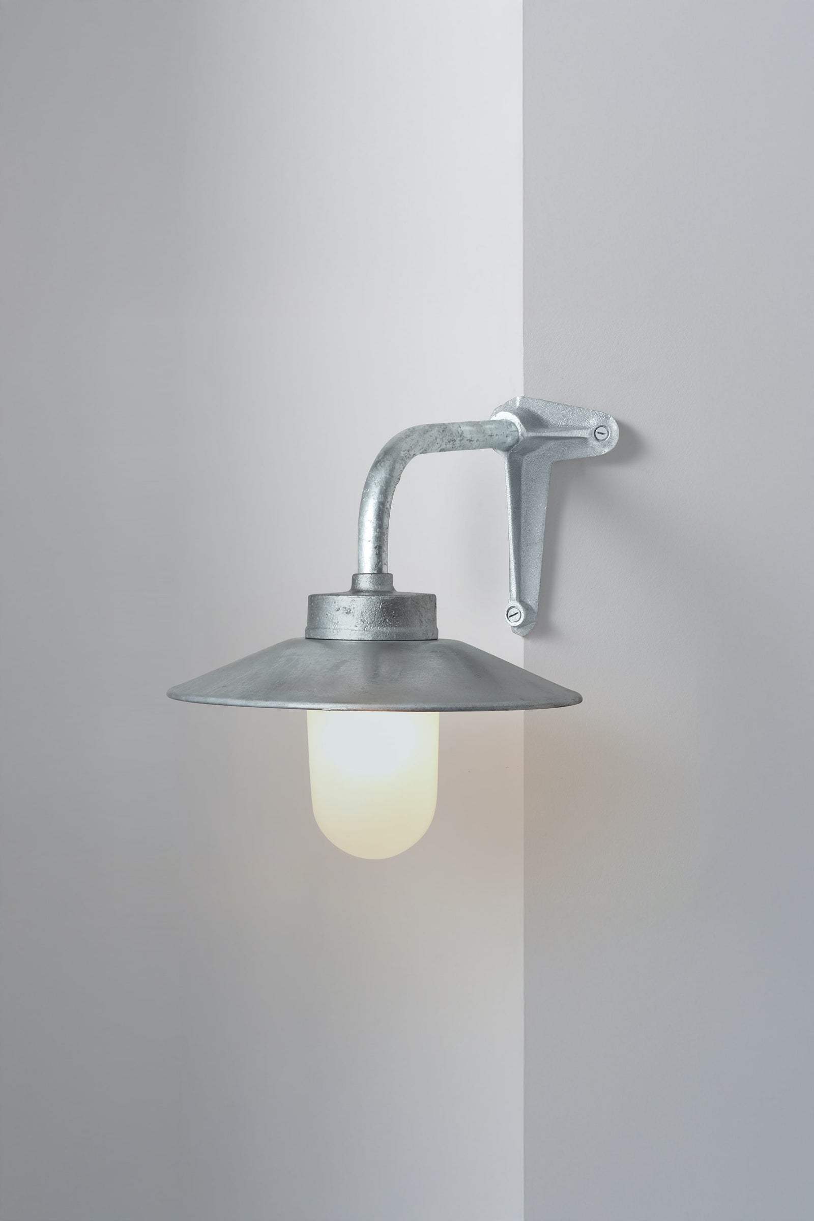 Variant Image for Galvanised Silver / Frosted / Corner
