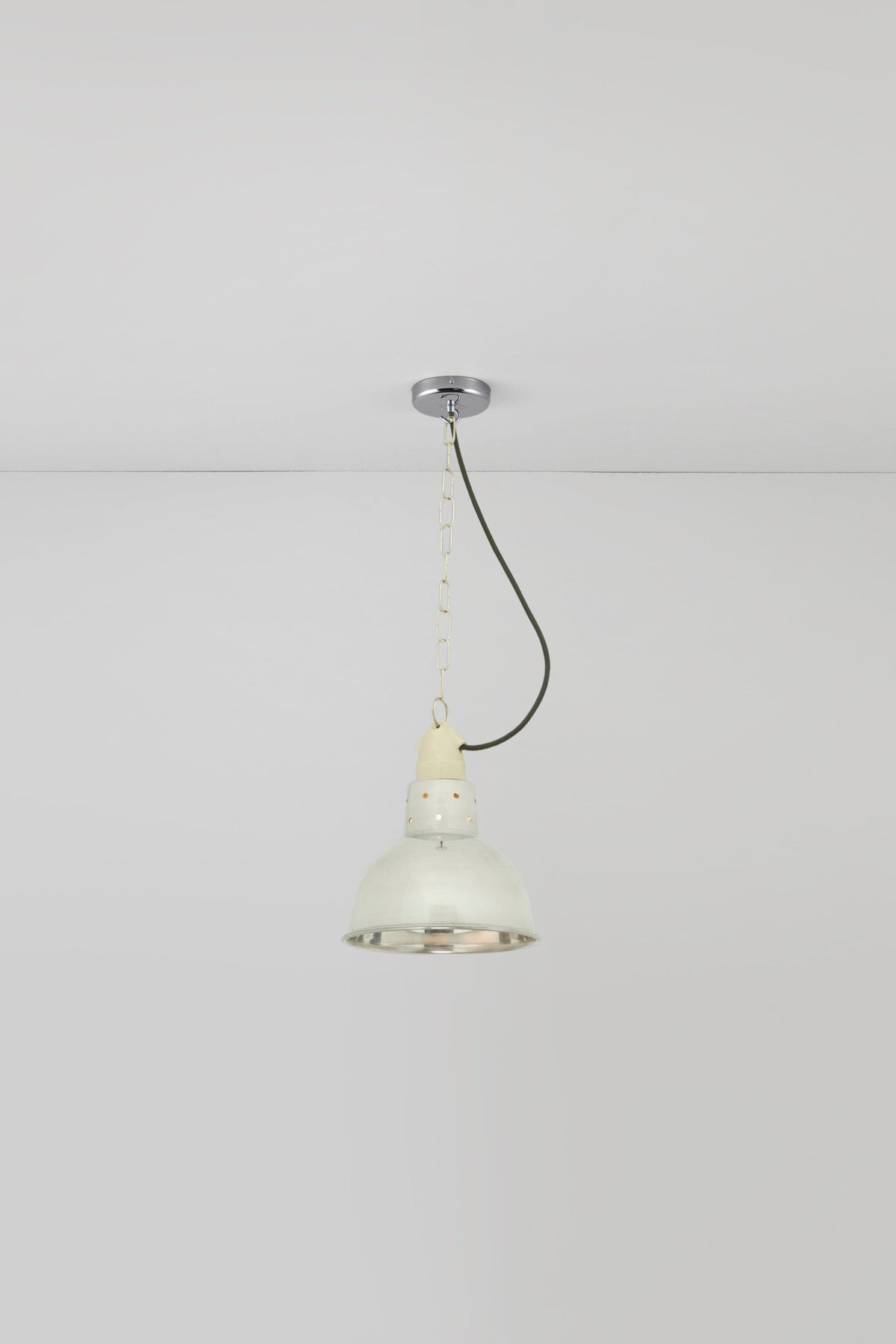 Spun Reflector with Cord Grip Lampholder