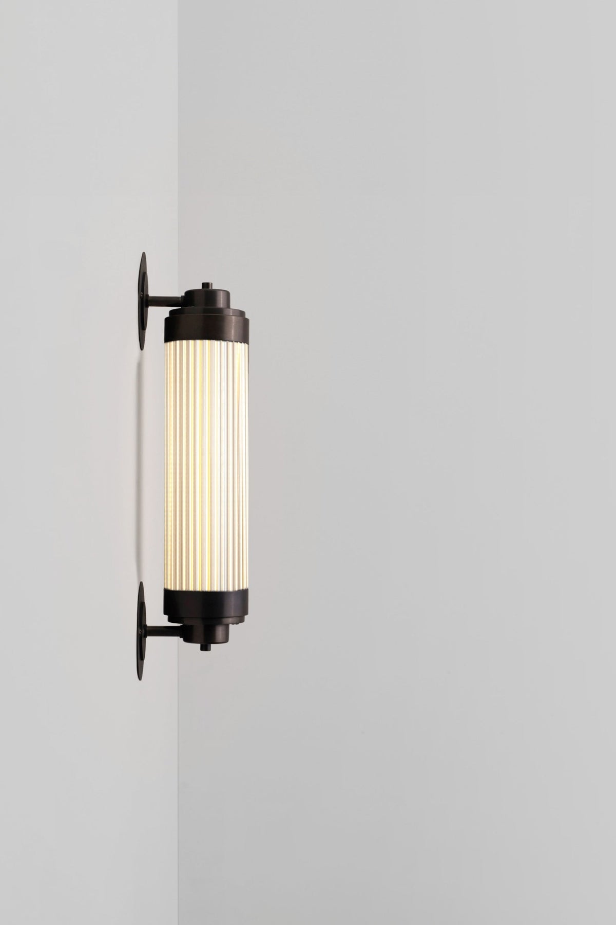 Applique Pillar Offset LED