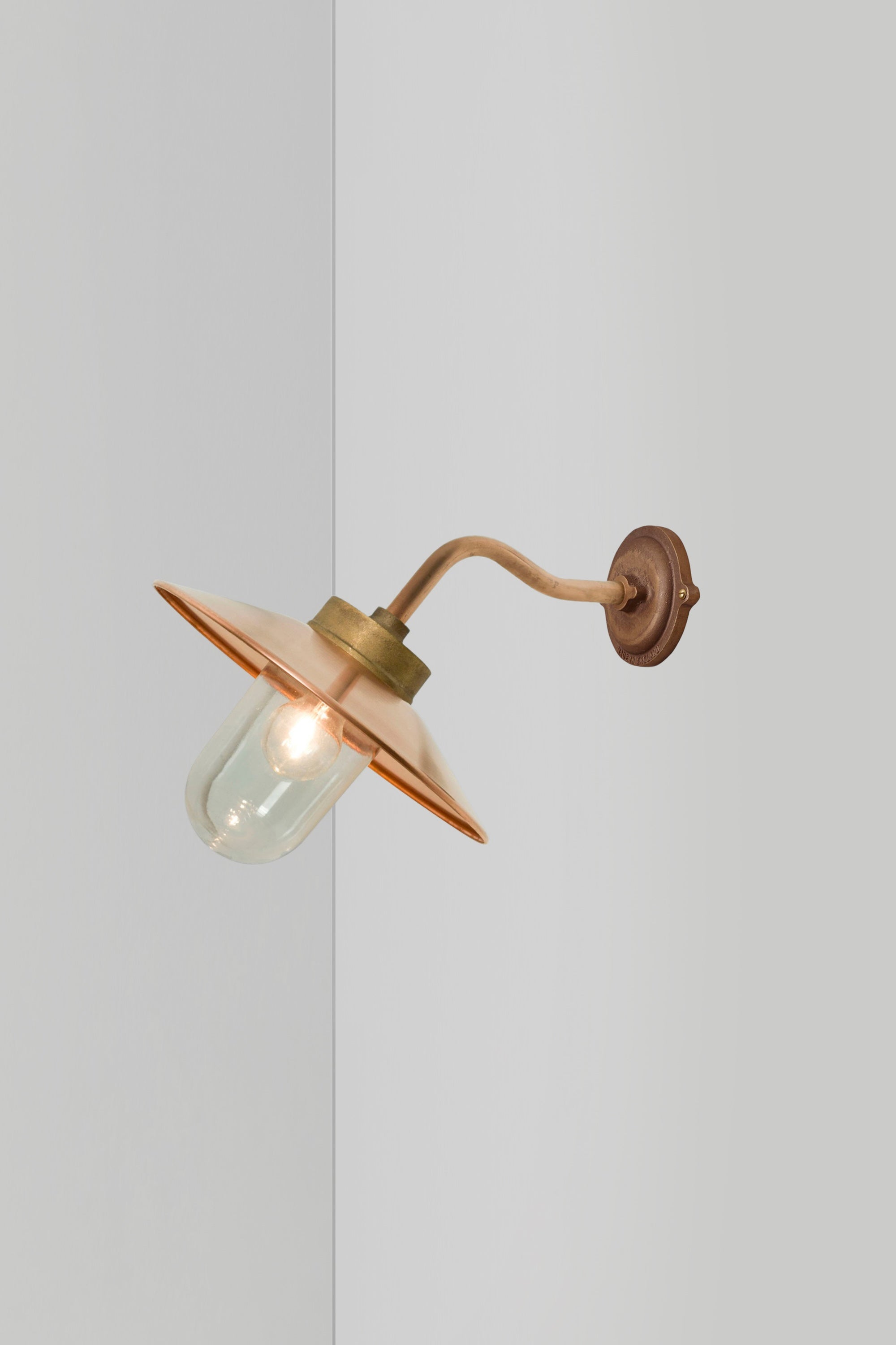Bracket Light 7680 Außenleuchte, Geschwungen, Runde Rosette
