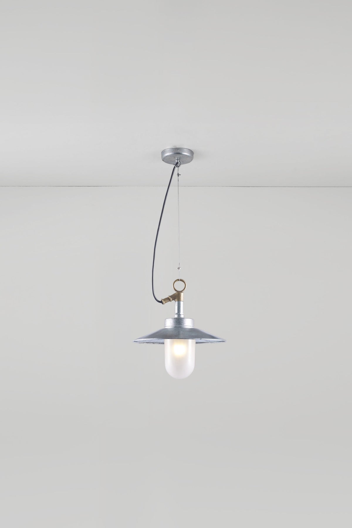 Well Glass Pendant With Visor 7680 IP44