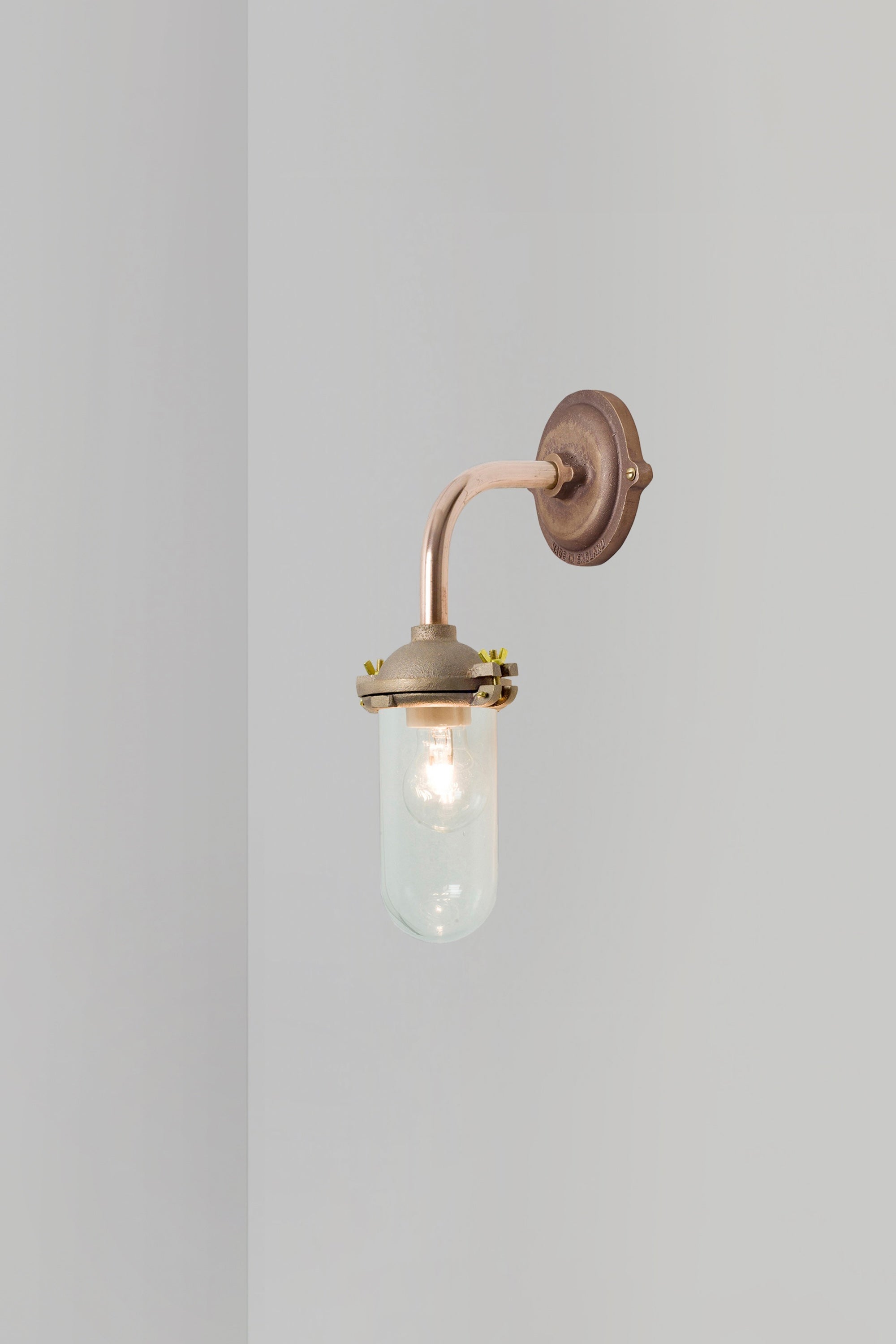 Bracket Light 7684 Außenleuchte, Rechtwinklig, Runde Rosette
