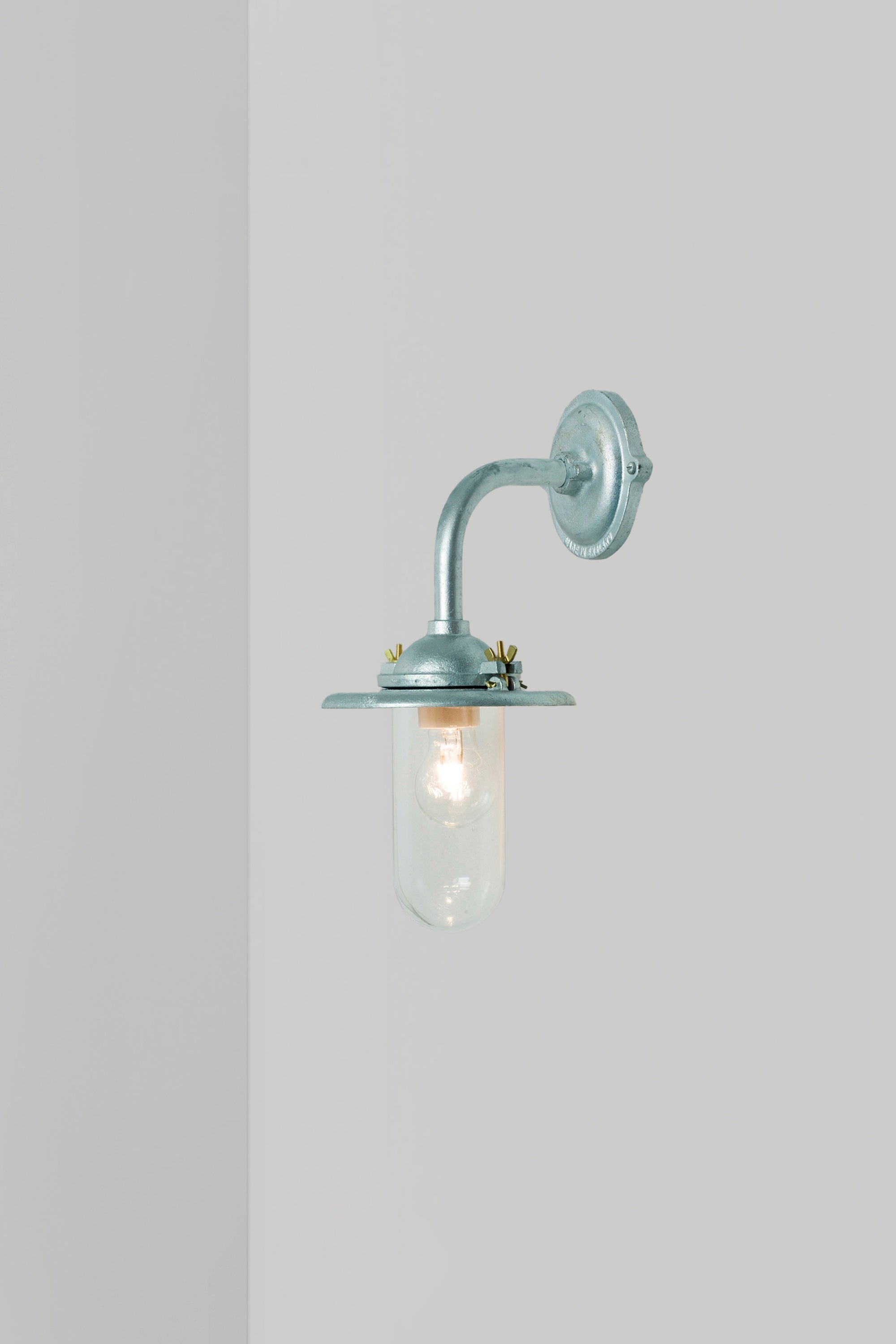 Bracket Light 7685 Außenleuchte, Rechtwinklig, Runde Rosette