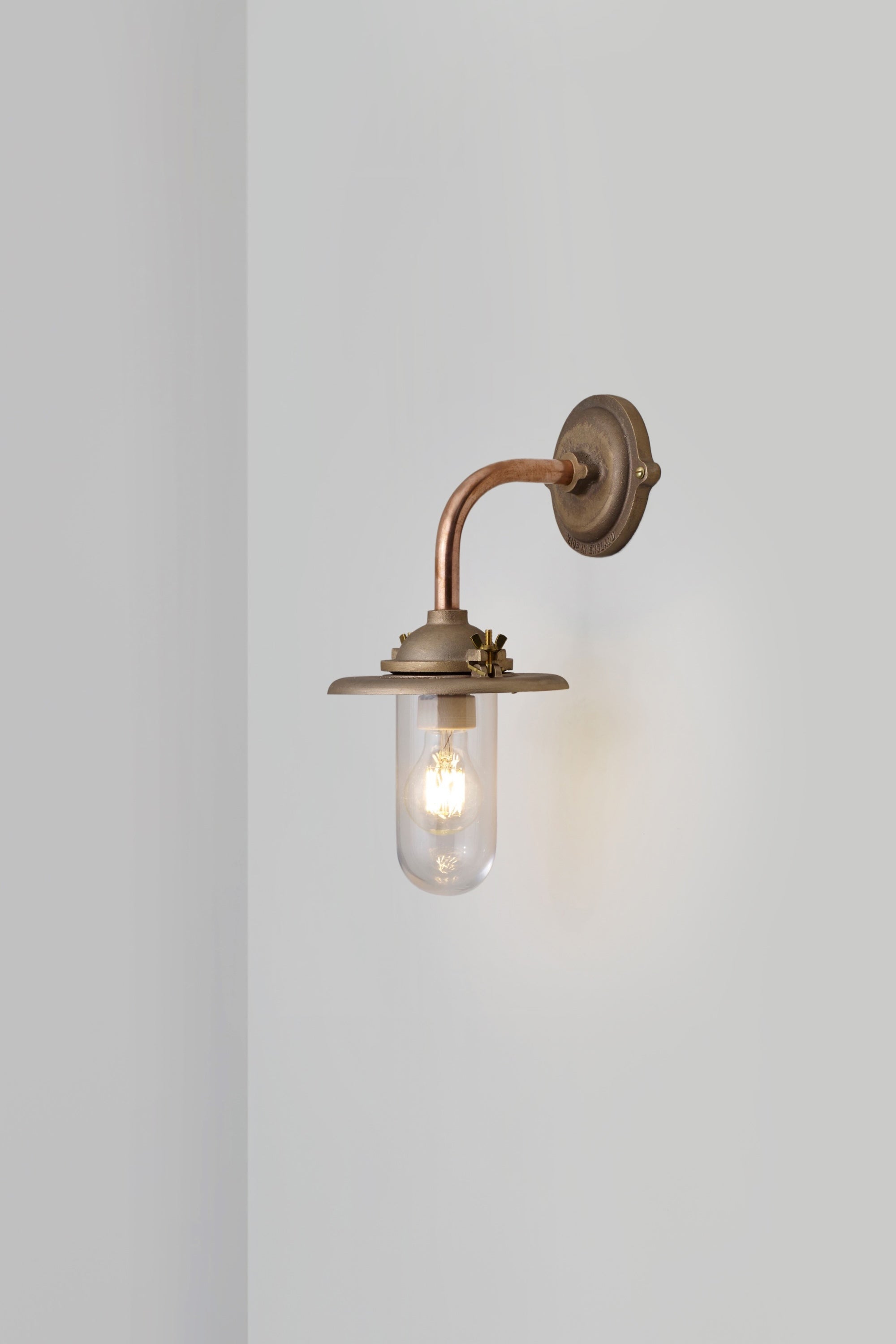 Bracket Light 7685 Außenleuchte, Rechtwinklig, Runde Rosette