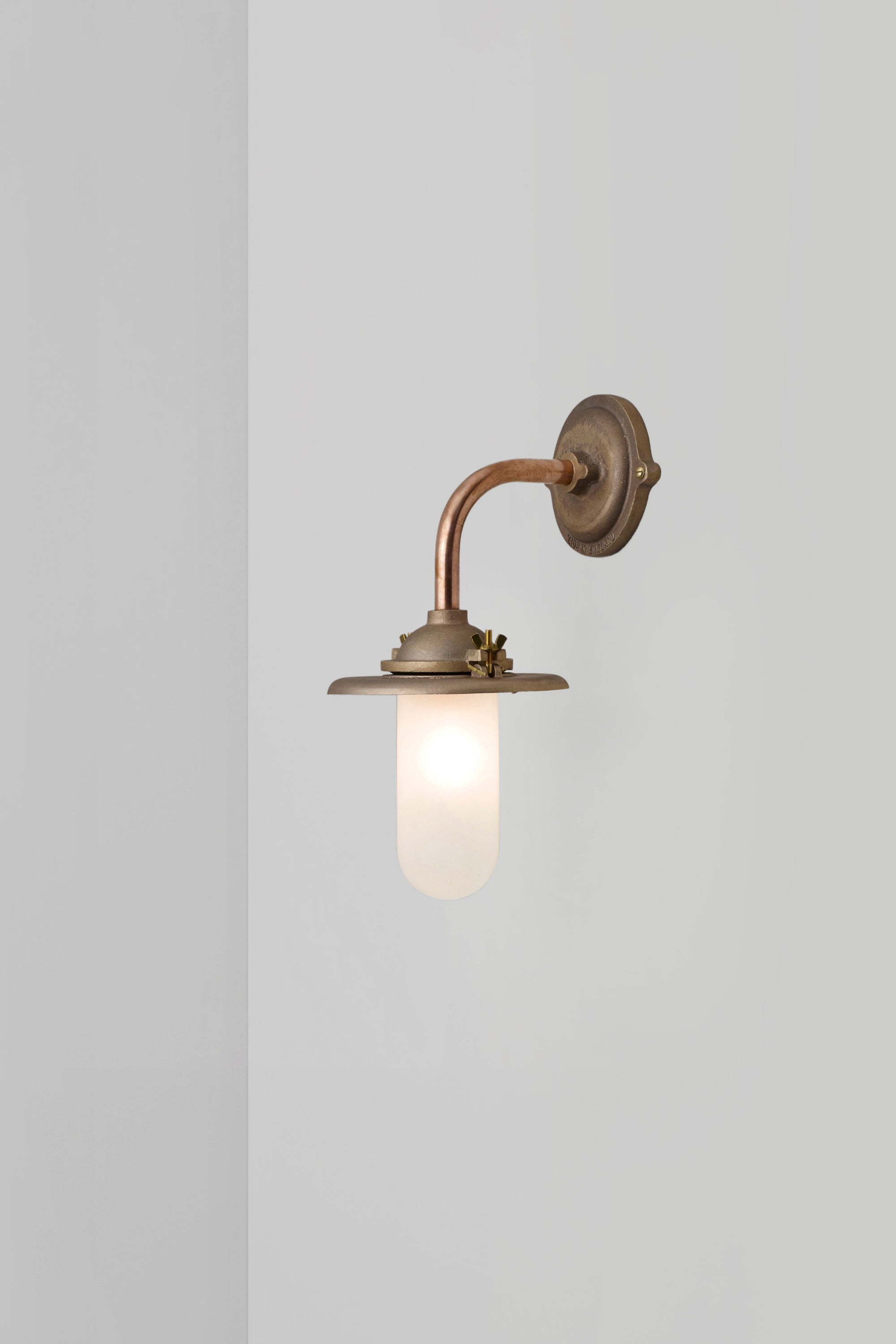 Bracket Light 7685 Außenleuchte, Rechtwinklig, Runde Rosette