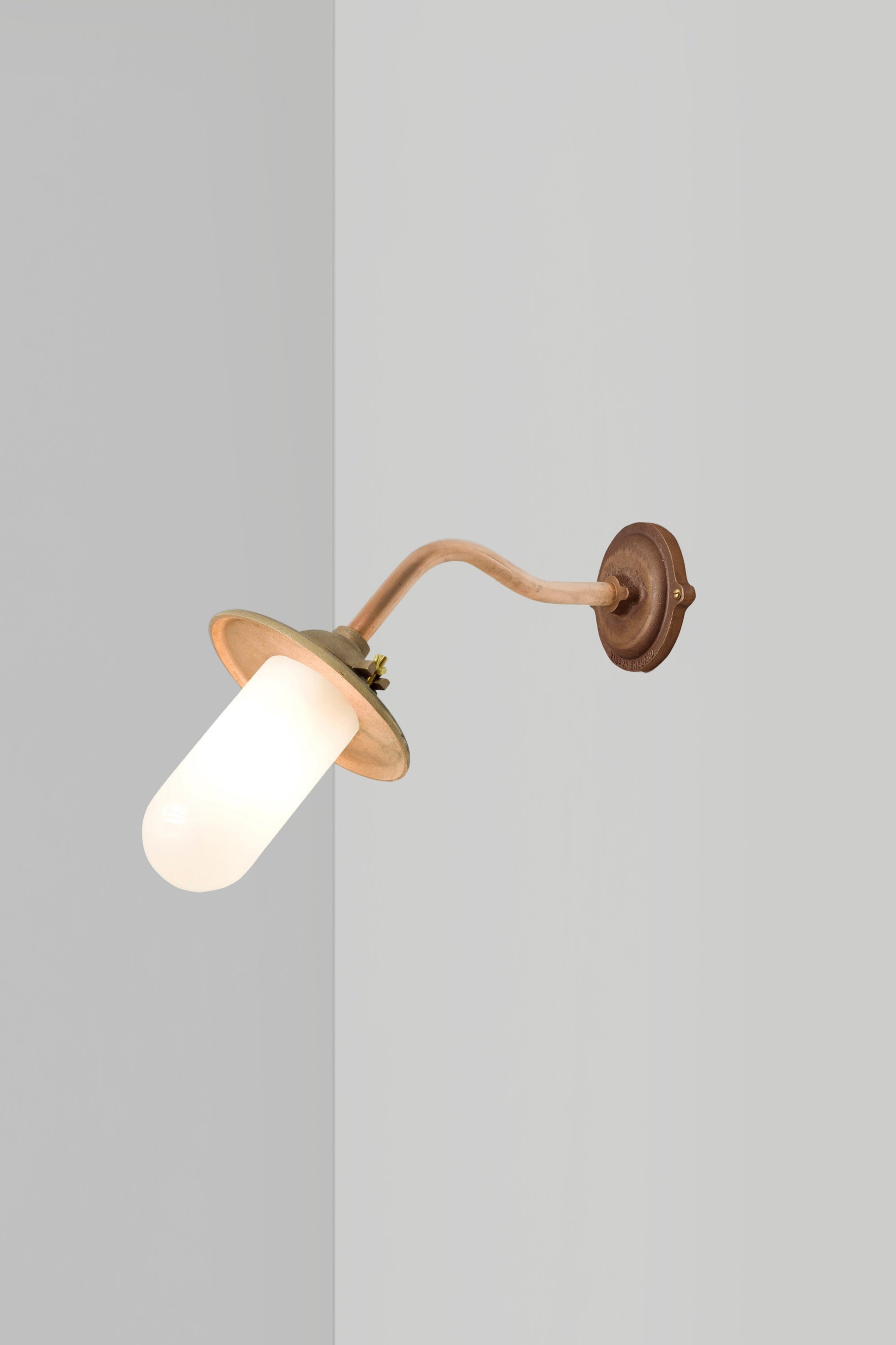 Bracket Light 7685 Außenleuchte, Geschwungen, Runde Rosette
